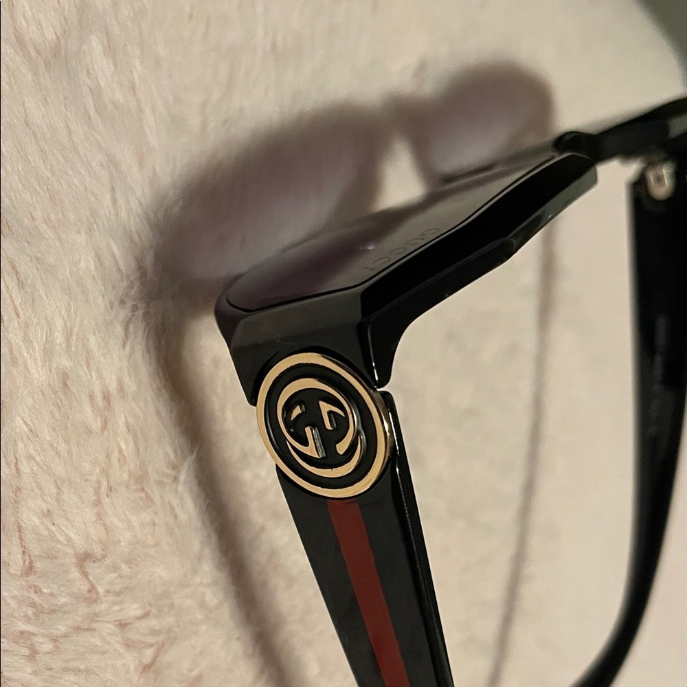 Gucci Black Frame Sunglasses with Dark Purple Lenses - Picture 8 of 11